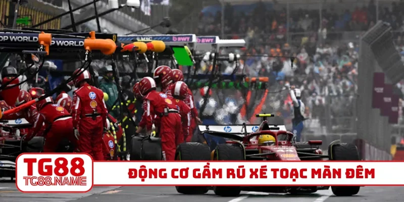 Động cơ gầm rú xé toạc màn đêm